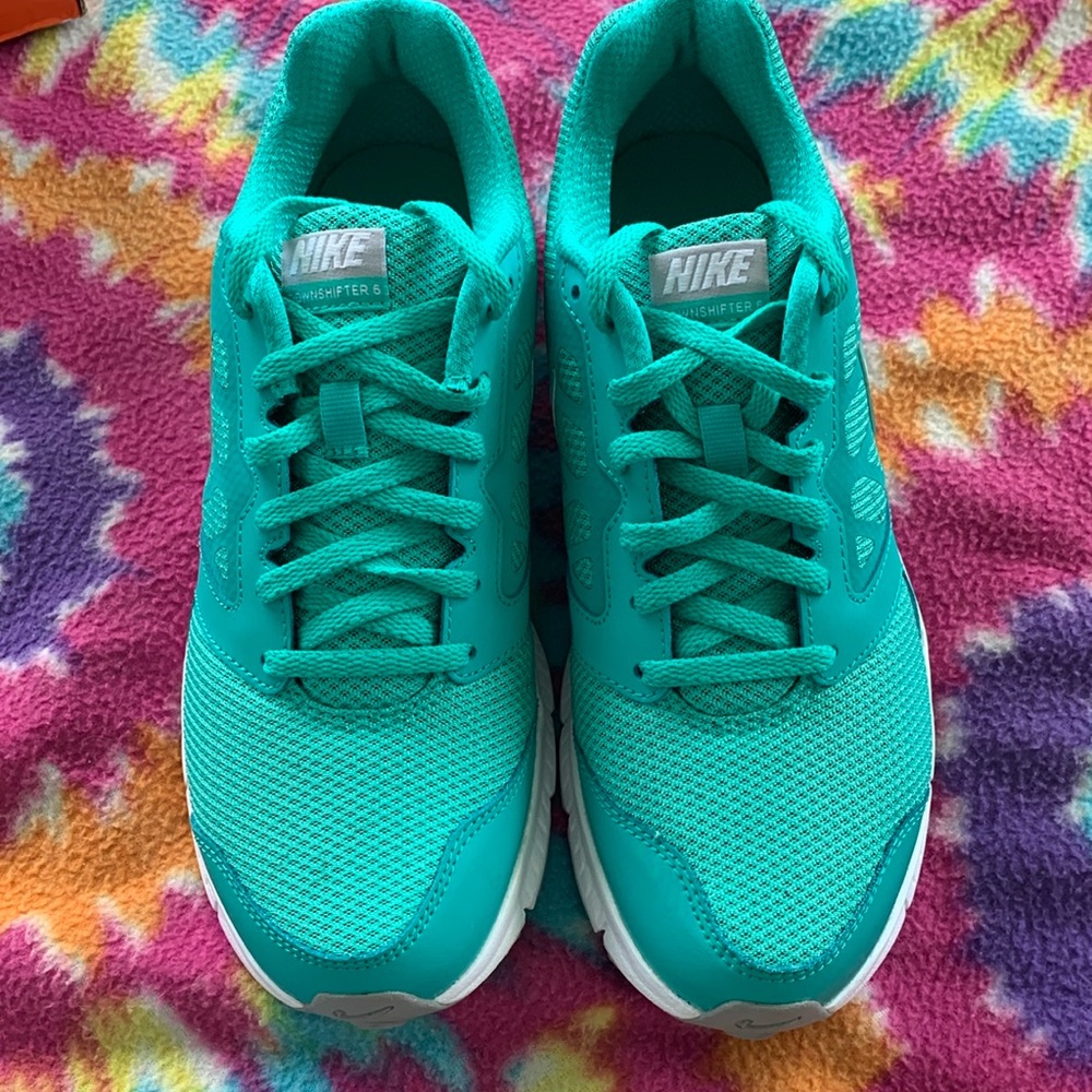 Nike downshifter 6 athletic shoes brand new in box never worn gorgeous teal